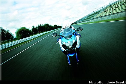 suzuki_gsxr1000_2009_010.jpg