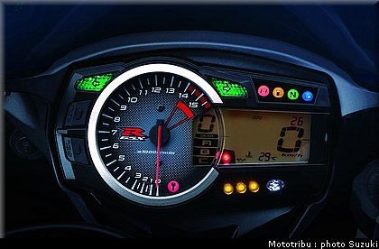 suzuki_gsxr1000_2009_032.jpg