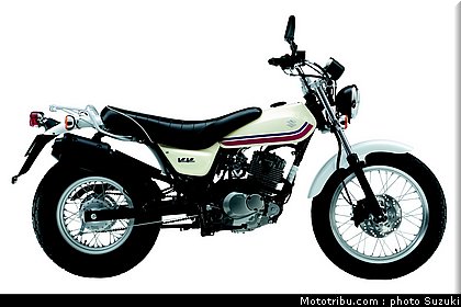 suzuki_125_vanvan_1_2010.jpg
