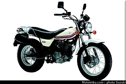 suzuki_125_vanvan_2_2010.jpg