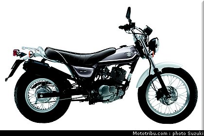 suzuki_125_vanvan_3_2010.jpg