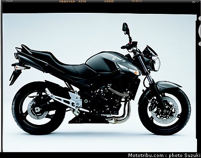 suzuki_600_gsr_1_2010.jpg