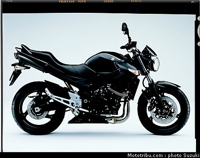 suzuki_600_gsr_2_2010.jpg