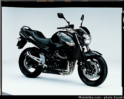 suzuki_600_gsr_4_2010.jpg