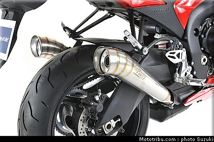 suzuki_yoshimura_2010_3.jpg