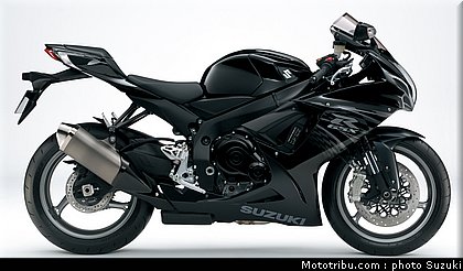 suzuki_2011_600_gsxr_012.jpg
