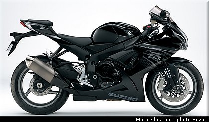 suzuki_2011_600_gsxr_013.jpg
