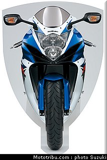 suzuki_2011_600_gsxr_014.jpg
