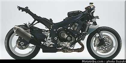 suzuki_2011_600_gsxr_021.jpg