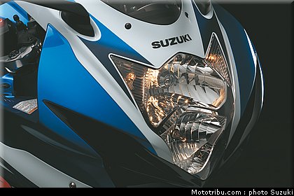 suzuki_2011_600_gsxr_022.jpg