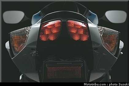 suzuki_2011_600_gsxr_023.jpg