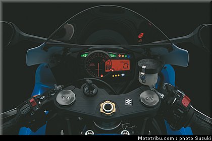 suzuki_2011_600_gsxr_024.jpg