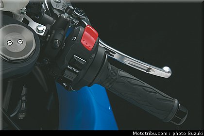 suzuki_2011_600_gsxr_026.jpg