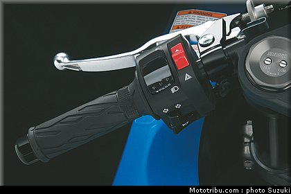 suzuki_2011_600_gsxr_027.jpg