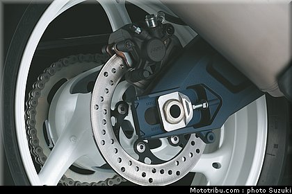 suzuki_2011_600_gsxr_031.jpg