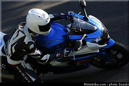 suzuki_2012_1000_gsxr_002.jpg