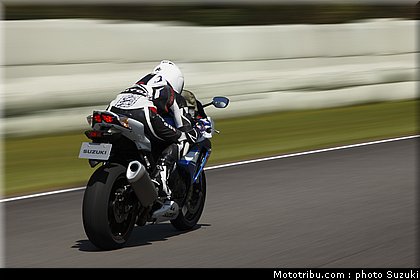 suzuki_2012_1000_gsxr_008.jpg