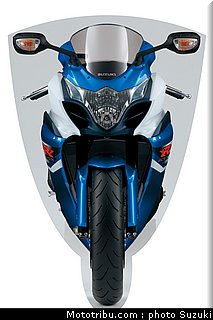 suzuki_2012_1000_gsxr_024.jpg