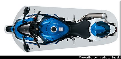 suzuki_2012_1000_gsxr_025.jpg