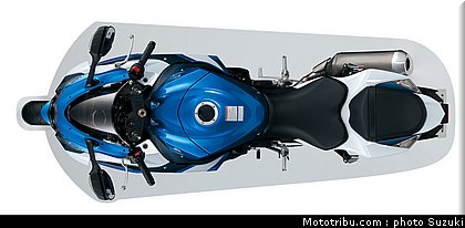 suzuki_2012_1000_gsxr_026.jpg