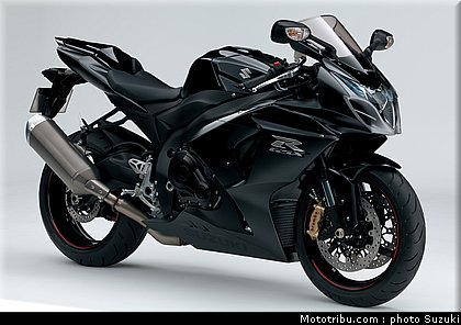 suzuki_2012_1000_gsxr_027.jpg