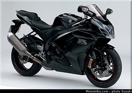 suzuki_2012_1000_gsxr_028.jpg