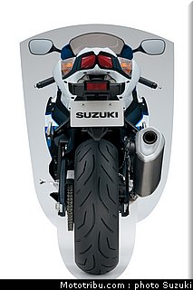 suzuki_2012_1000_gsxr_032.jpg