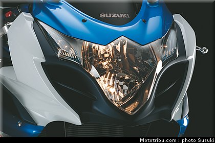 suzuki_2012_1000_gsxr_033.jpg