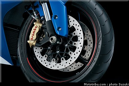 suzuki_2012_1000_gsxr_037.jpg