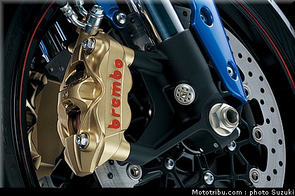 suzuki_2012_1000_gsxr_040.jpg