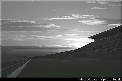 suzuki_2012_1000_gsxr_045.jpg