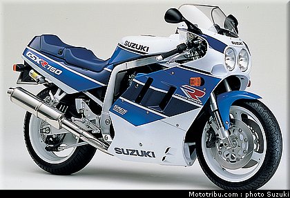1990_suzuki_750_gsxr.jpg