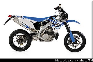smr_530f_dx_tm_2013.jpg