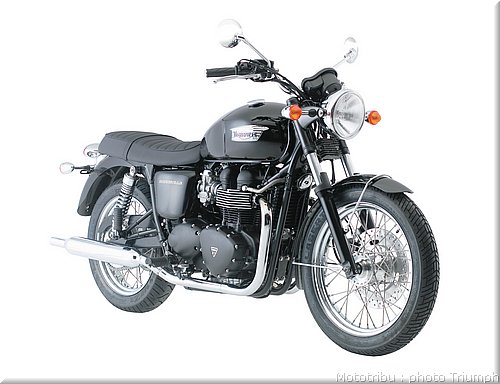 015_bonneville_black_004.jpg