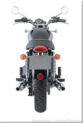 019_bonneville_black_008.jpg
