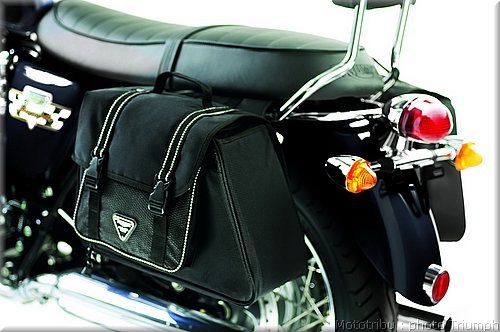 037_bonneville_fabric_panniers.jpg