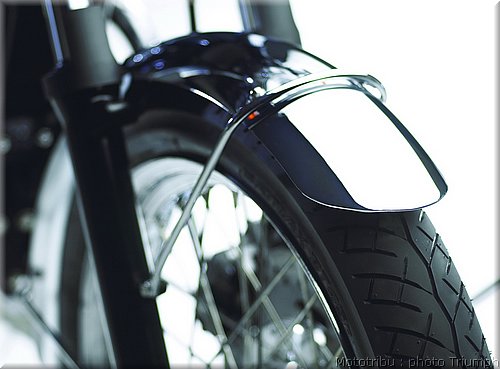 039_bonneville_front_mudguard_chrome.jpg