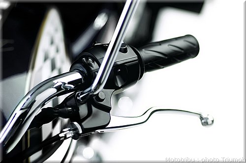 045_bonneville_levers_chrome.jpg
