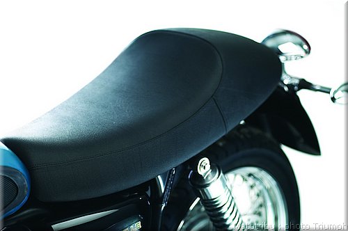 052_bonneville_single_seat.jpg