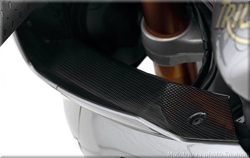 027_d675_carbon_cockpit_infill_panels.jpg