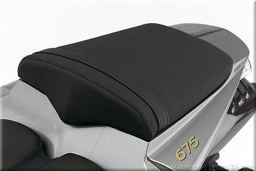 038_d675_pillion_gel_seat.jpg