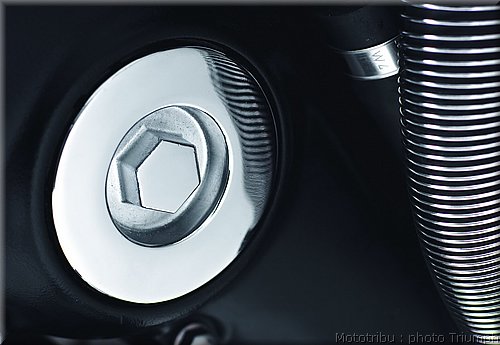 0067_rocket3_inspection_cover_chrome-029.jpg