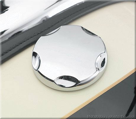 0125_rocket3_touring_fuel_filler_cap_billet_style_018.jpg