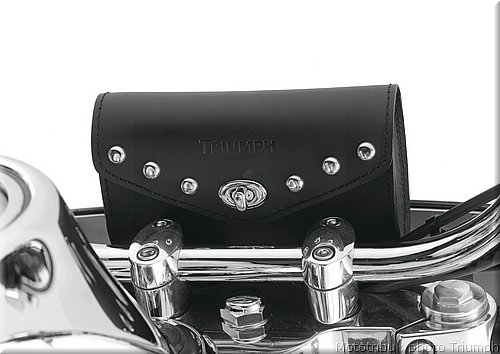 0139_rocket3_touring_leather_windshield_bag_studded_032.jpg