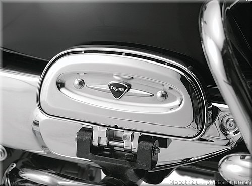 0155_rocket3_touring_pillion_footboard_covers_chrome_048.jpg