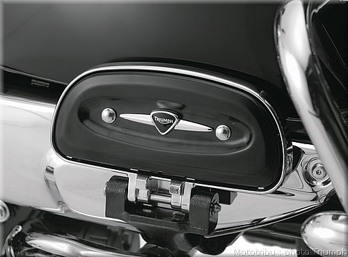 0156_rocket3_touring_pillion_footboard_embellishers_chrome_049.jpg