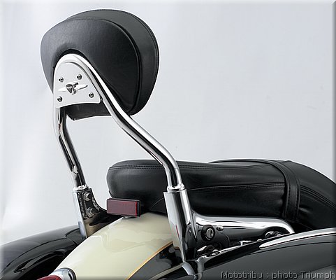 0159_rocket3_touring_quick_release_sissy_bar_chrome_052.jpg