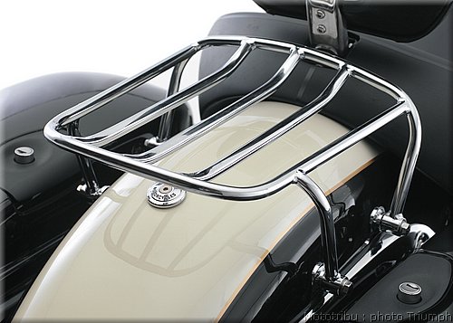 0168_rocket3_touring_solo_luggage_rack_061.jpg