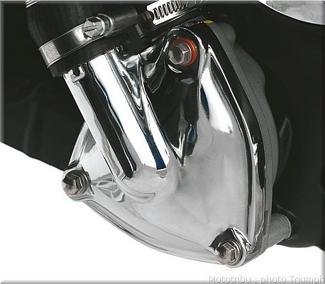 0172_rocket3_touring_water_pump_cover_chrome_065.jpg