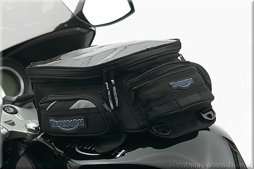 030_sprint_st_tankbag1.jpg